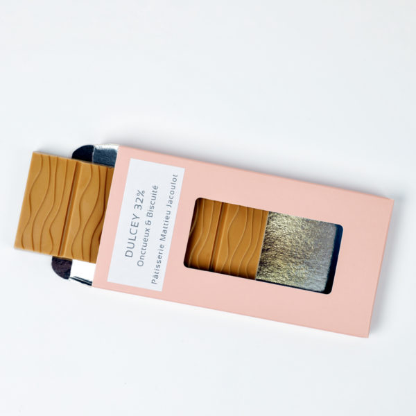 Tablette de chocolat Dulcey 32% avec une saveur onctueux & biscuité de la pâtisserie Jacoulot de Salins-les-Bains dans le Jura